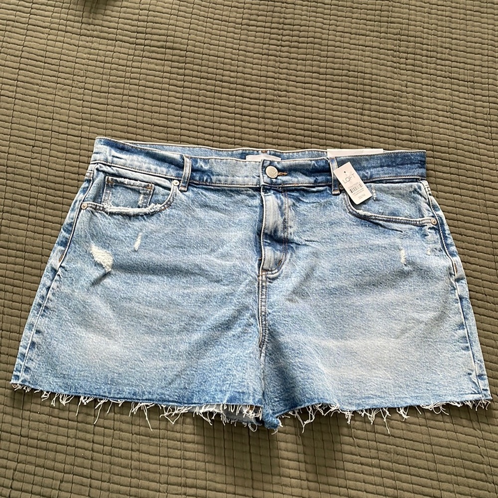 NWT Loft Cut-Off Jean Shorts Size 32/14 Mid-Rise